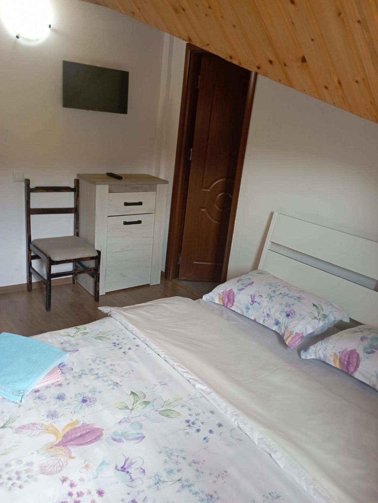 Pensiunea Dates Cîrţişoara Habitación foto