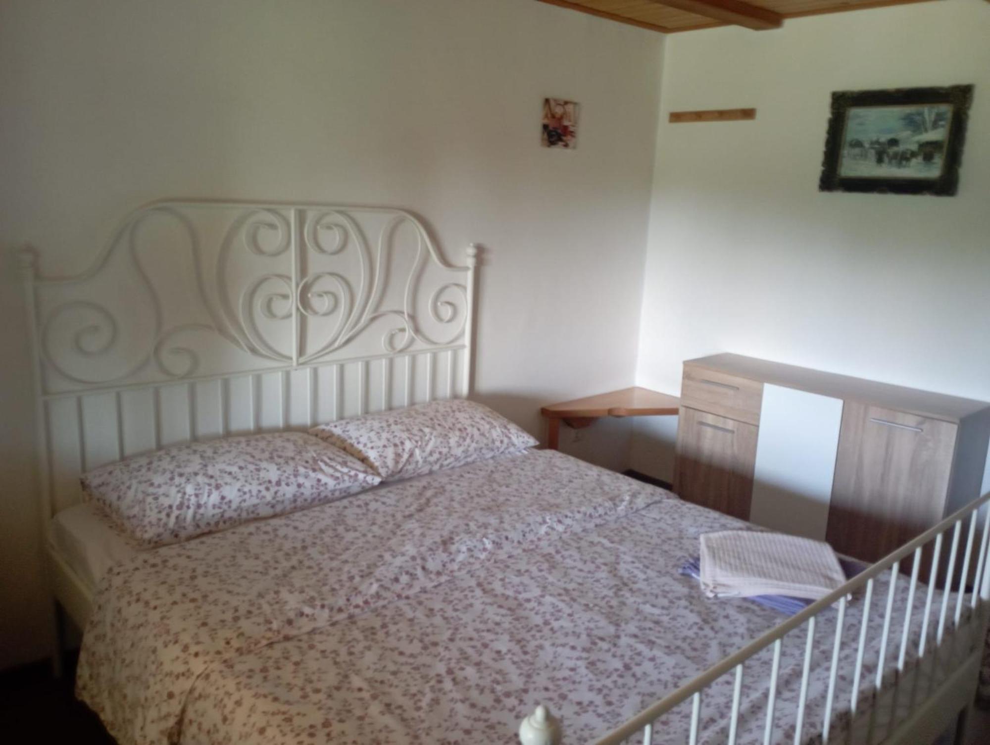Pensiunea Dates Cîrţişoara Habitación foto