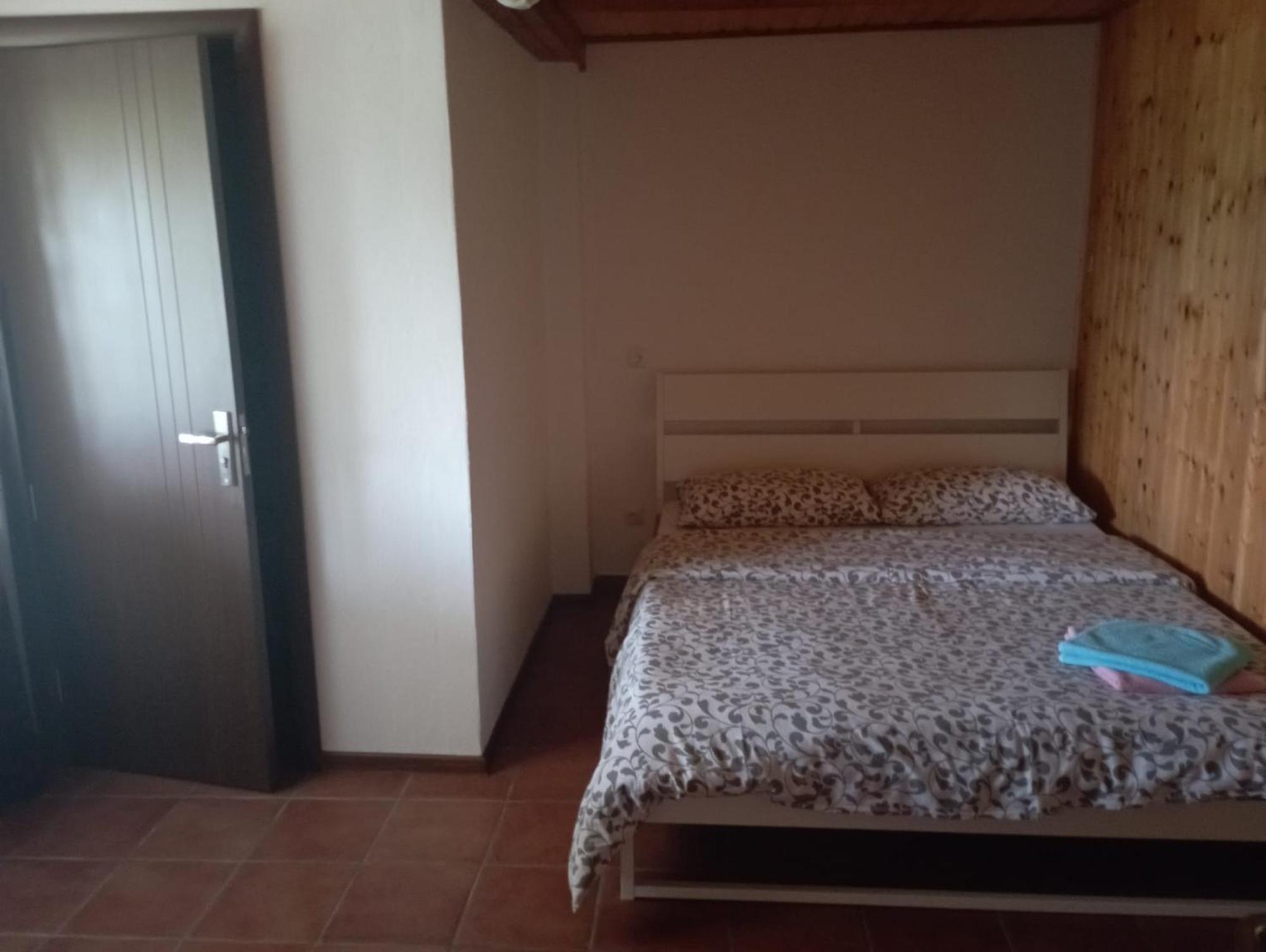 Pensiunea Dates Cîrţişoara Habitación foto