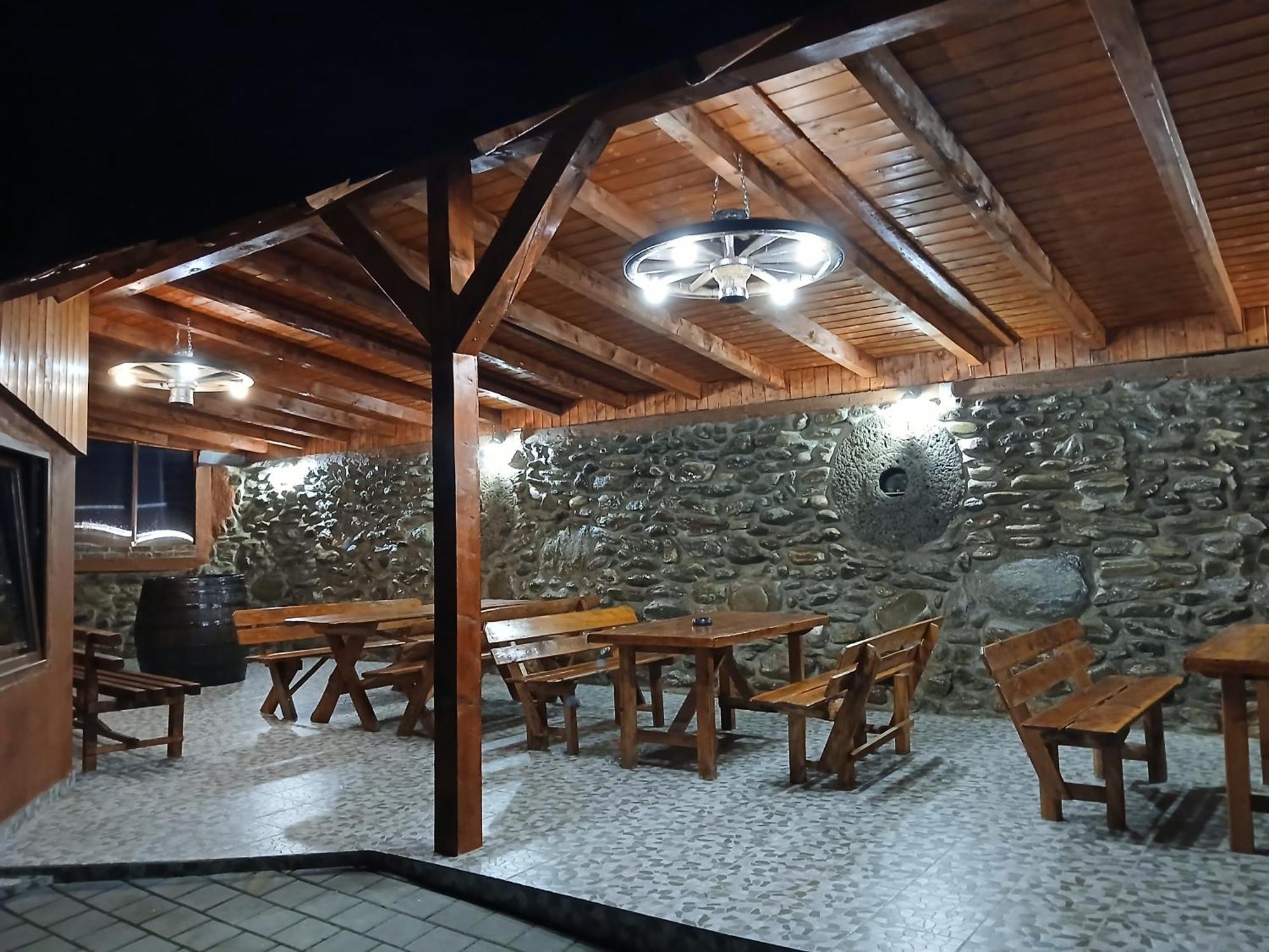Pensiunea Dates Cîrţişoara Exterior foto